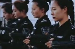 蒙面特警小姐姐,神秘面纱下的英勇风采